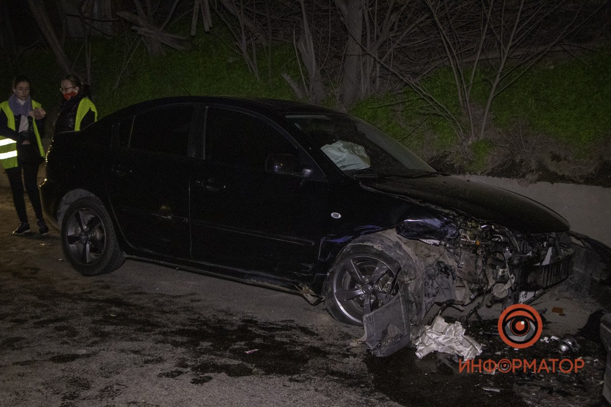 Mazda после столкновения Mazda после столкновения