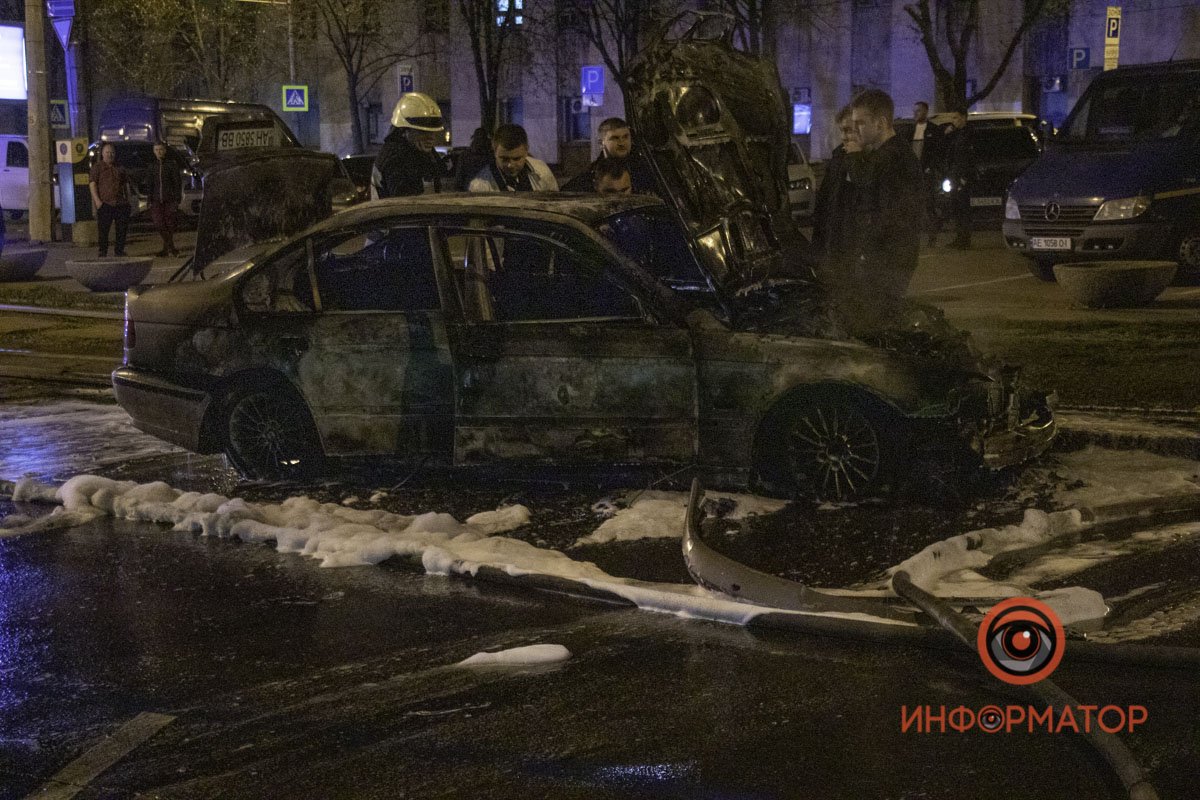 Пожарные погасили BMW 