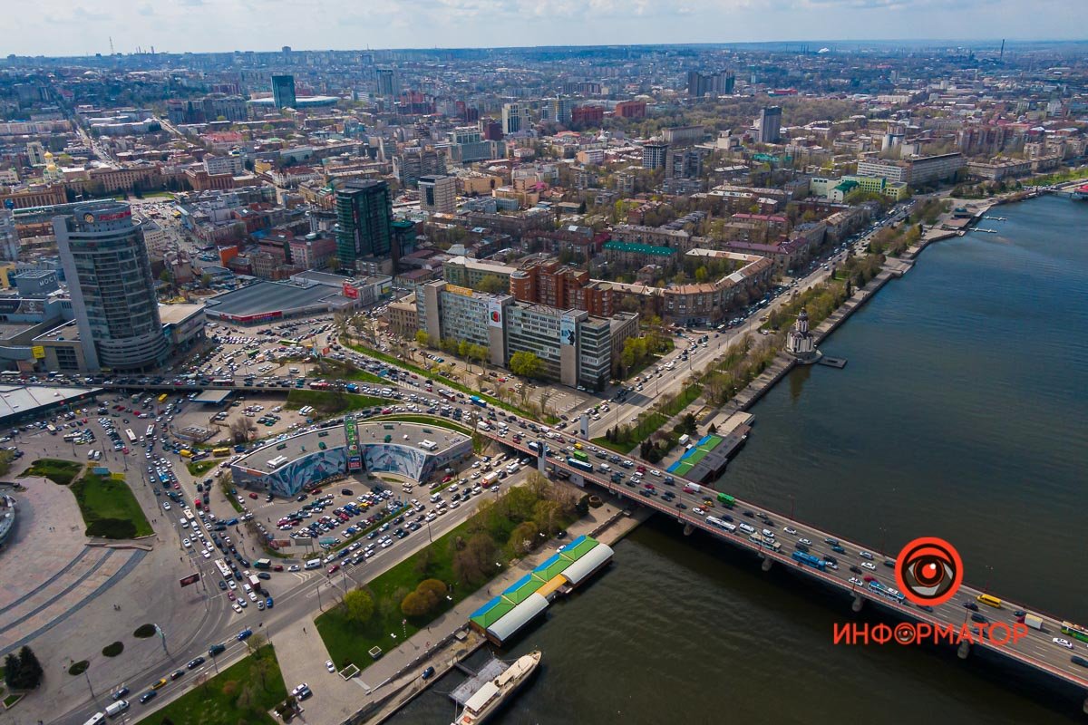 Проездной была только левая полоса моста в сторону левого берега Проездной была только левая полоса моста в сторону левого берега