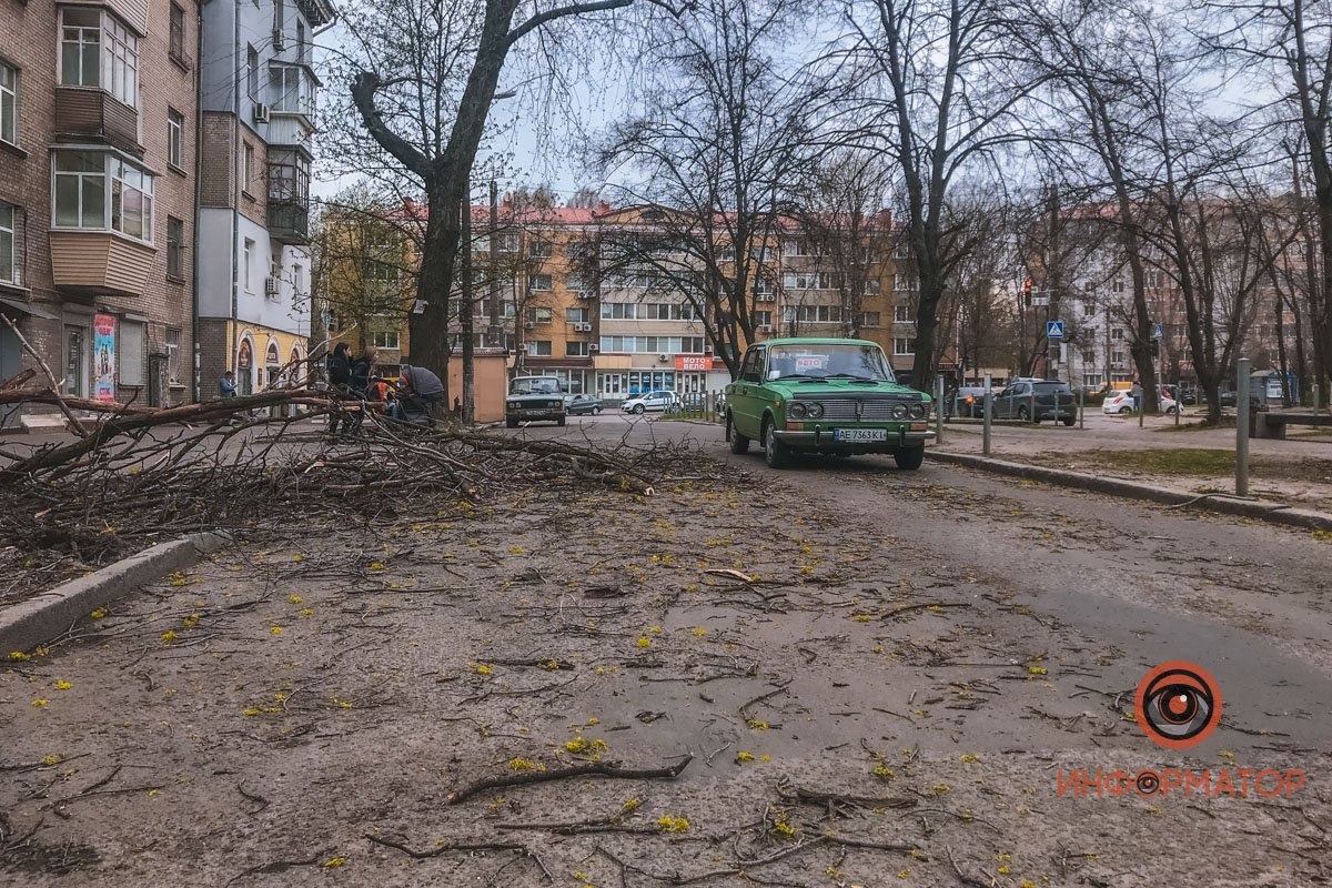 Также занята правая полоса по 152-й Дивизии со стороны проспекта Богдана Хмельницкого