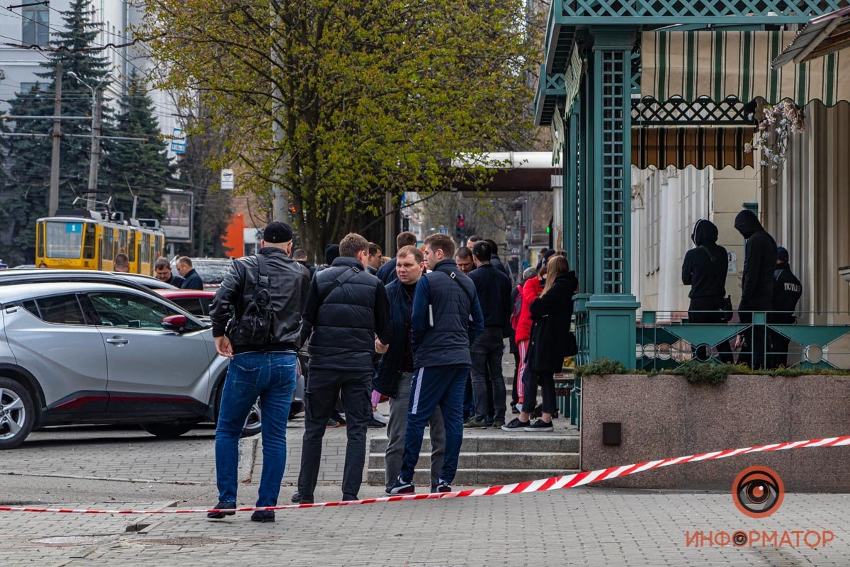 К месту прибили полицейские и следователь