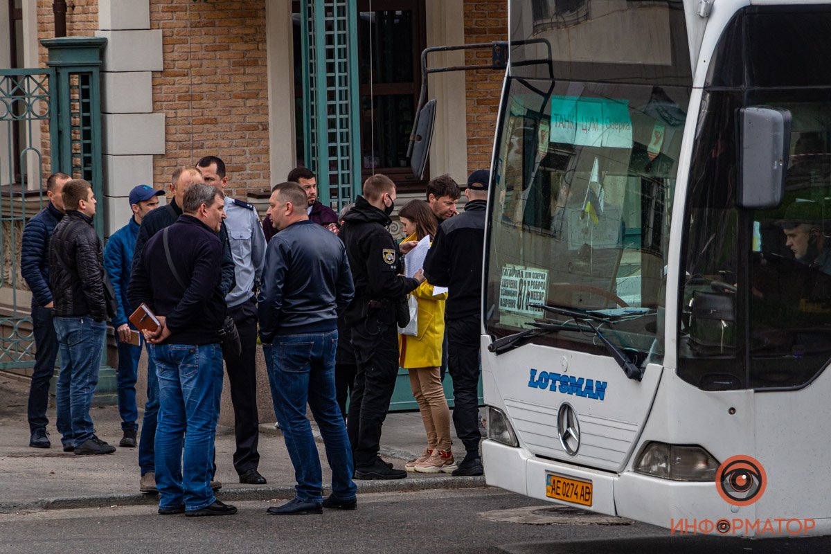 Детали устанавливаются