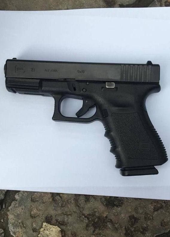 Вероятно, стреляли из Glock-19 калибра 9х19 Вероятно, стреляли из Glock-19 калибра 9х19