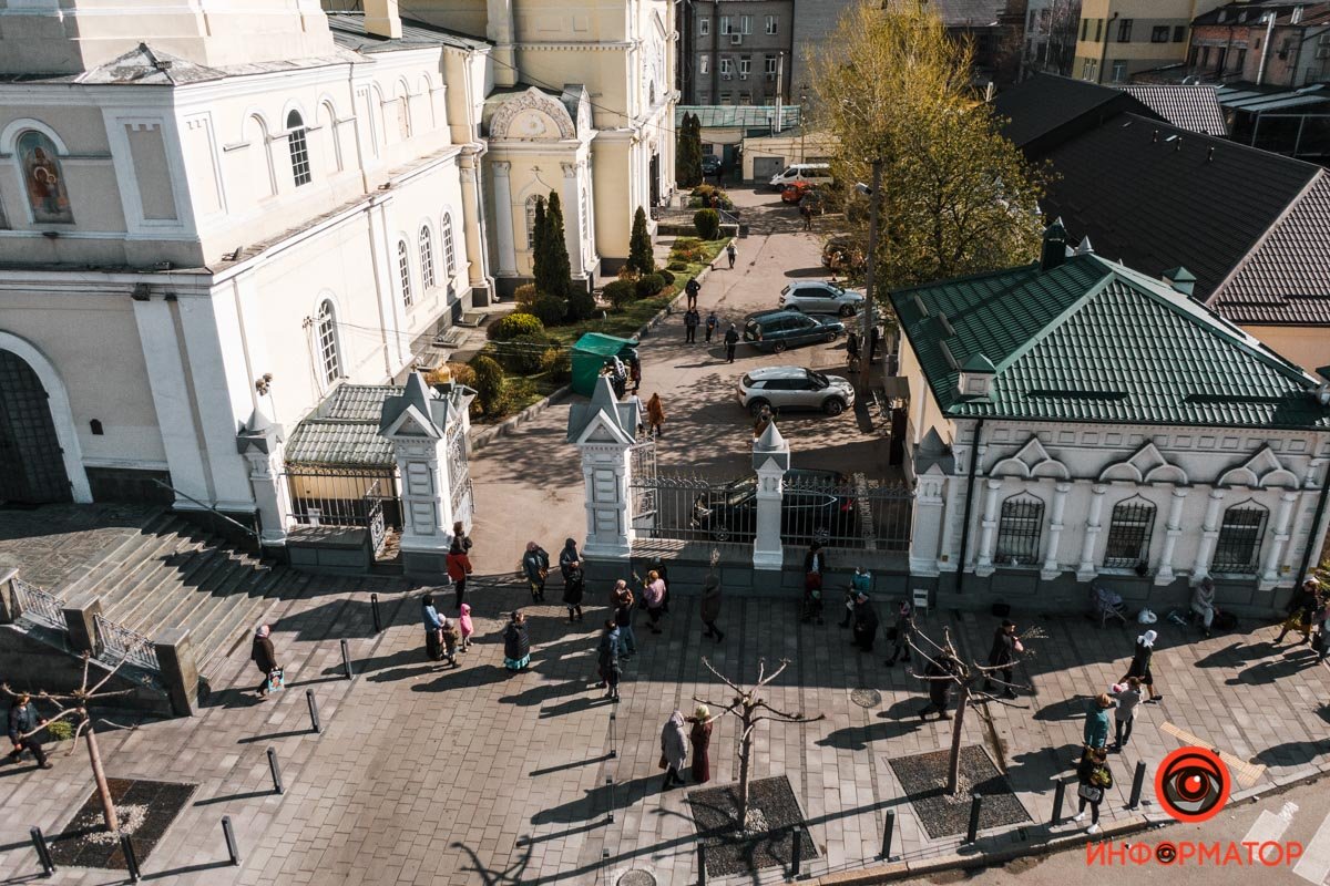 Журналистов внутрь не пускают Журналистов внутрь не пускают