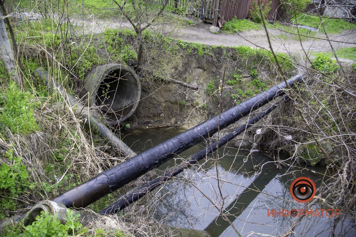 Департамент экологии считает, что одна из причин выбросов - незаконные присоединения к коллекторам