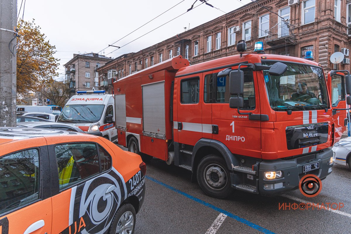 Вскоре подъехала еще одна машина 