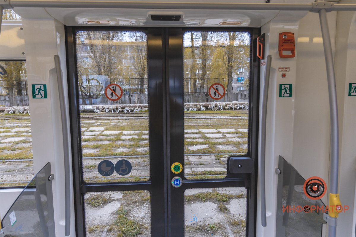 Двери можно открыть самостоятельно