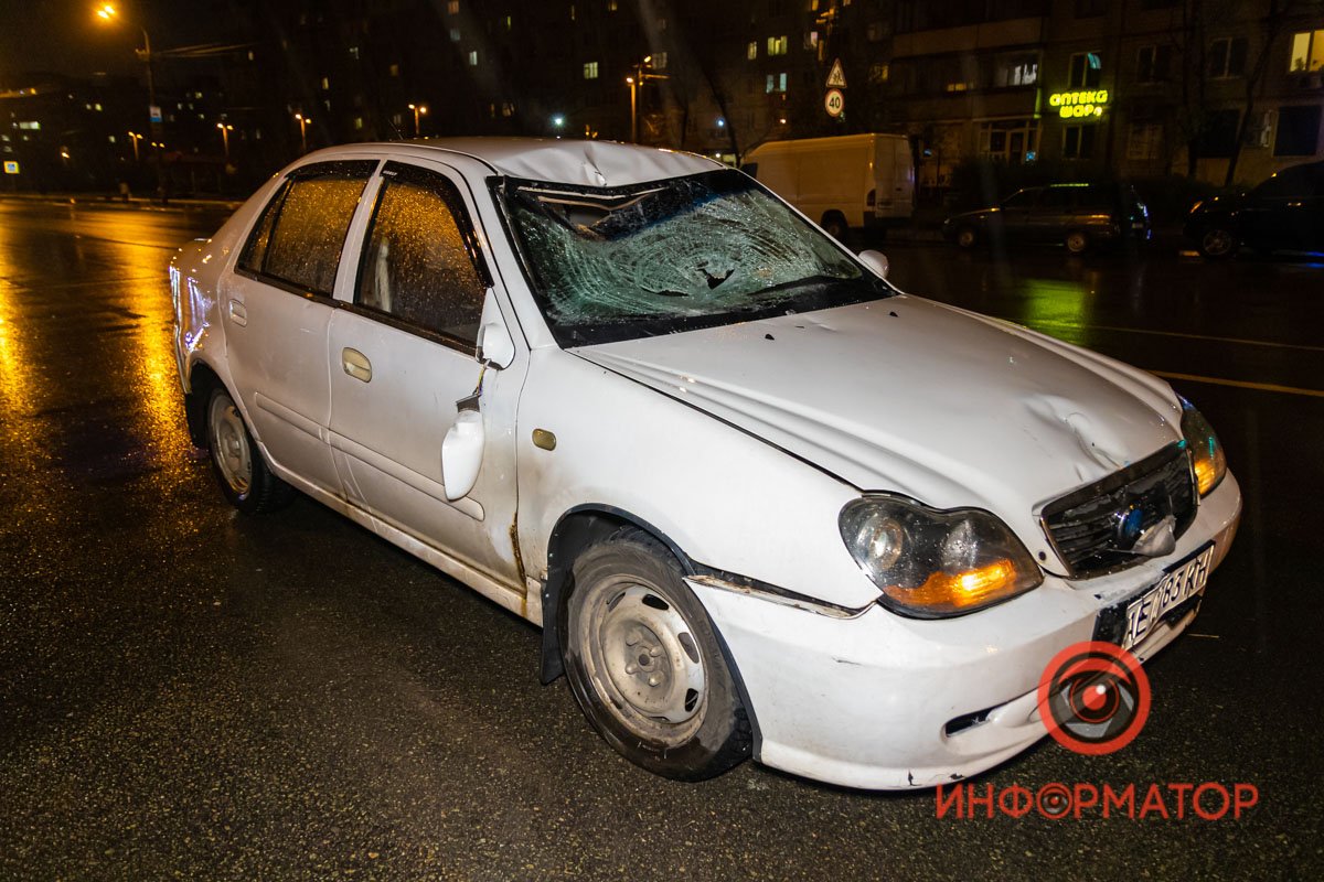 На проспекте Героев Geely сбил мужчину На проспекте Героев Geely сбил мужчину