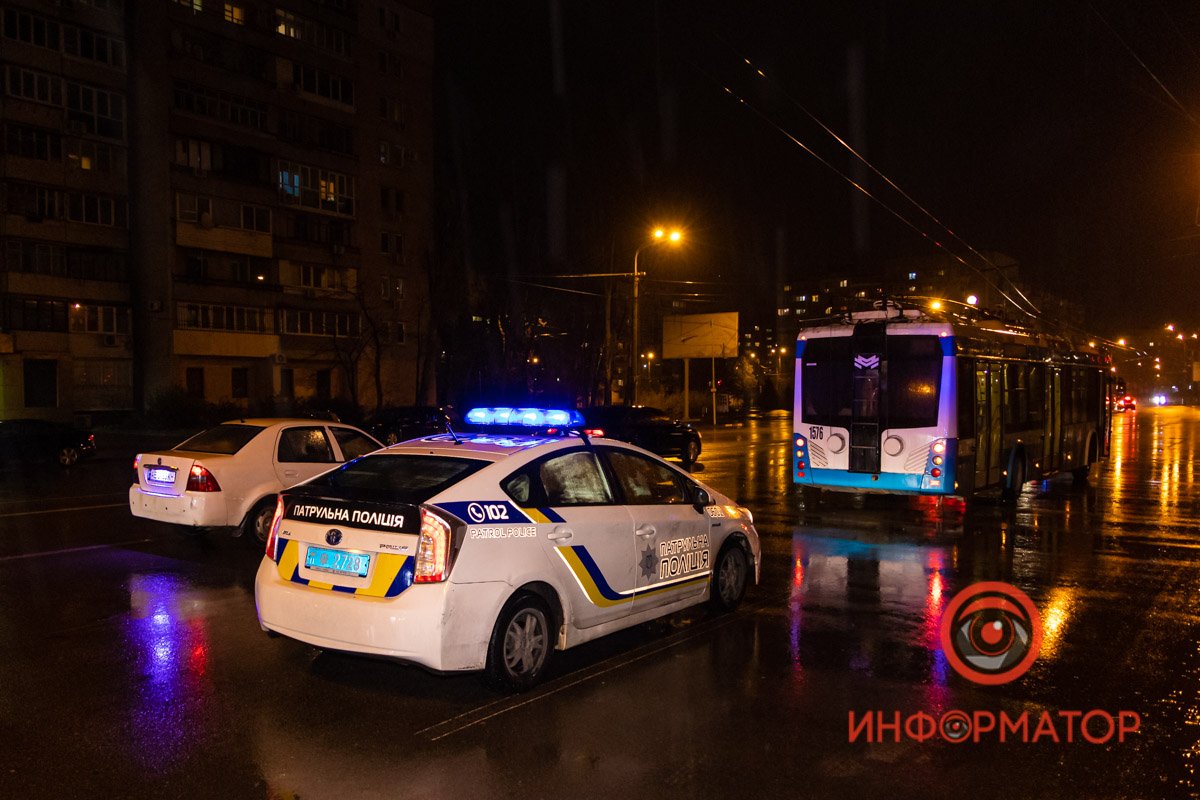 На месте работает следователь по ДТП На месте работает следователь по ДТП