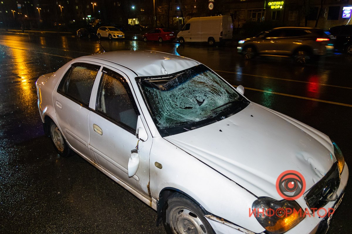 Примерно за 50 метров до бульвара Славы Примерно за 50 метров до бульвара Славы