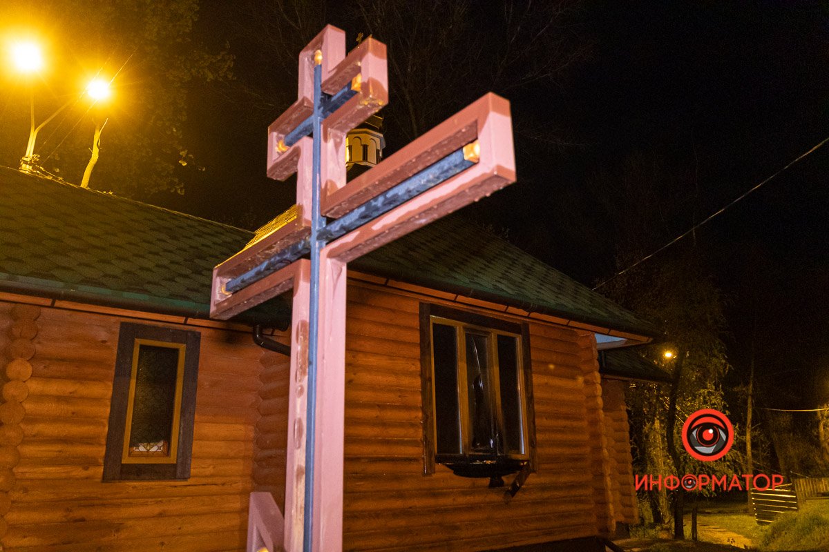 На место прибыли спасатели, полиция и скорая помощь На место прибыли спасатели, полиция и скорая помощь