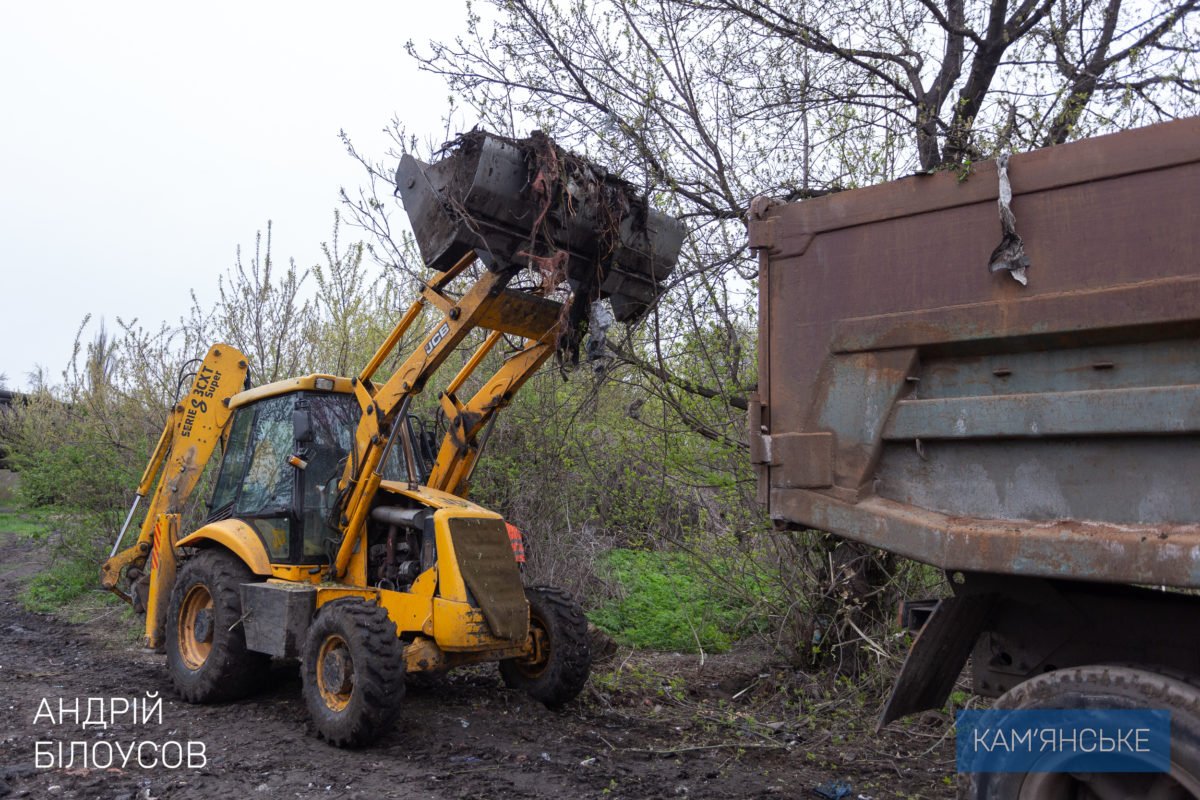 В Каменском ликвидируют стихийные свалки В Каменском ликвидируют стихийные свалки
