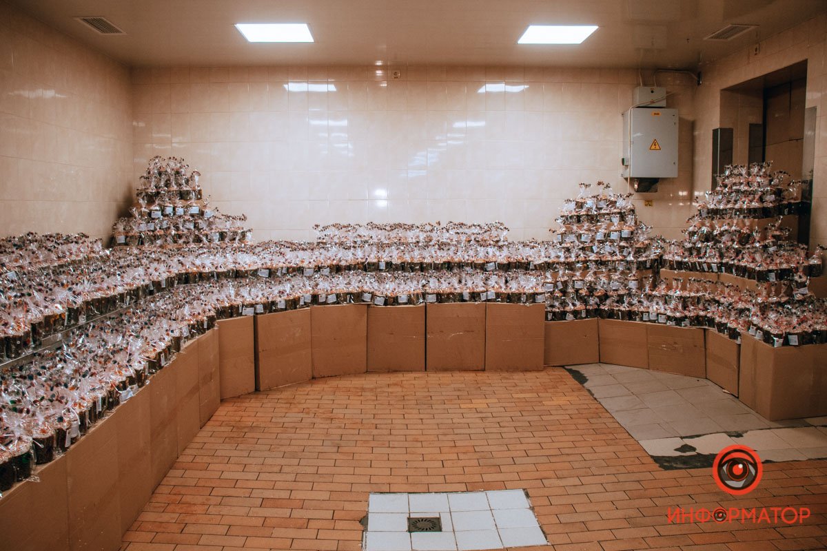 29 апреля 20 тысяч пасхальных куличей от кондитерской фабрики «Квітень» будут доступны горожанам на прилавках 100 магазинов торговой сети АТБ в Днепре
