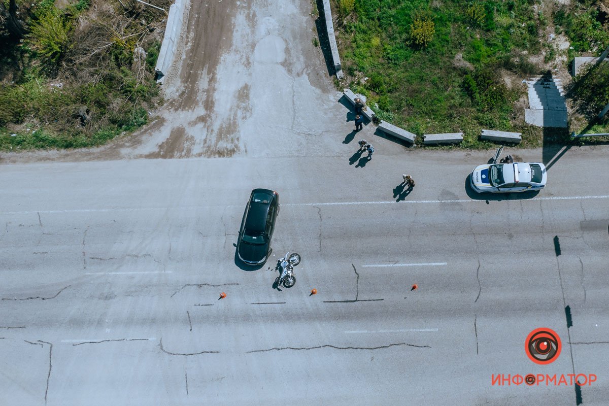 Мотоцикл двигался по Слобожанскому проспекту в сторону Подгородного