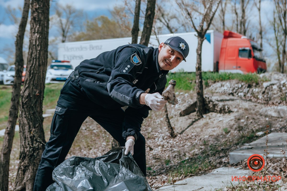 На пляж коммунальным службам добраться тяжело На пляж коммунальным службам добраться тяжело