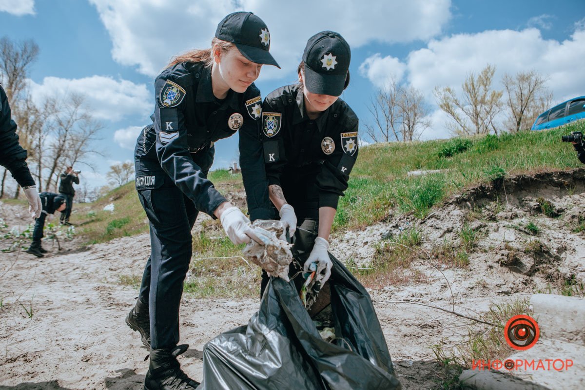 Не выбрасывайте окурки на землю Не выбрасывайте окурки на землю