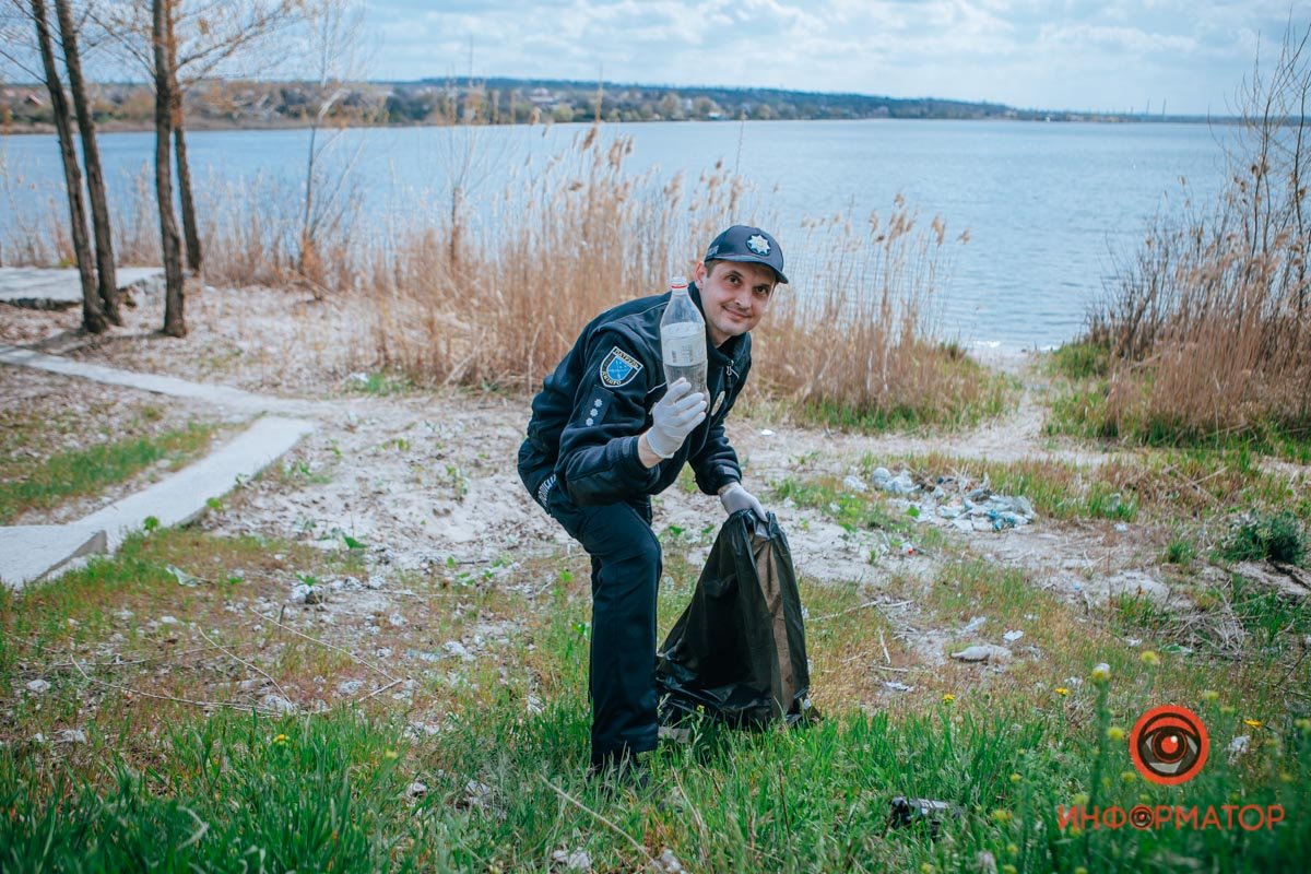 Пластик очень вредит окружающей среде Пластик очень вредит окружающей среде