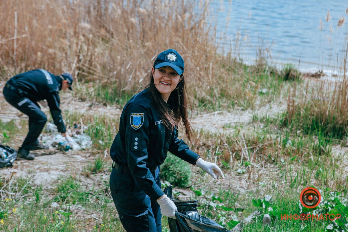 Помощь людям радует Помощь людям радует