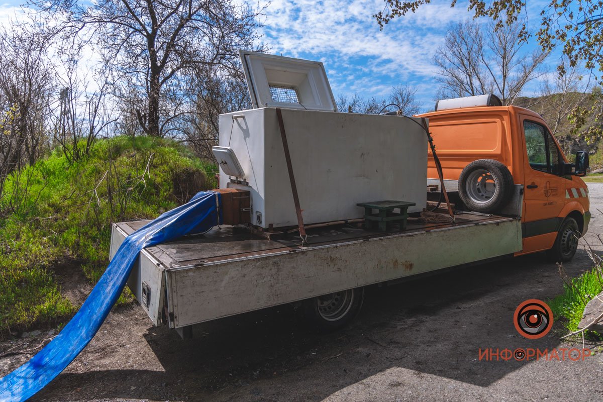 В Днепр выпустили 200 килограмм осетра в рамках криптоэксперимента 8