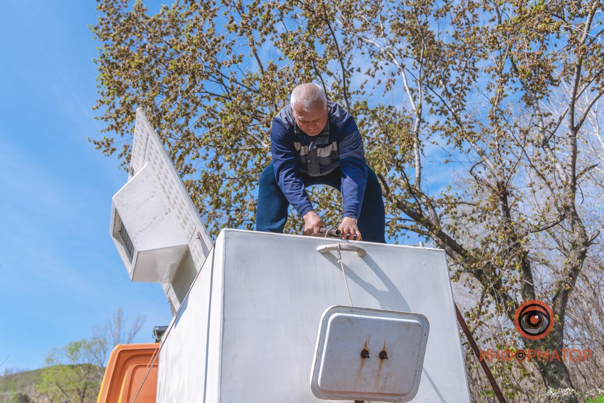 В Днепр выпустили 200 килограмм осетра в рамках криптоэксперимента 13