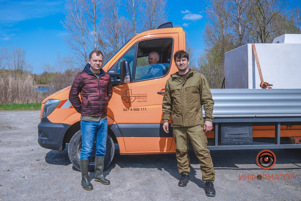 В Днепр выпустили 200 килограмм осетра в рамках криптоэксперимента 23