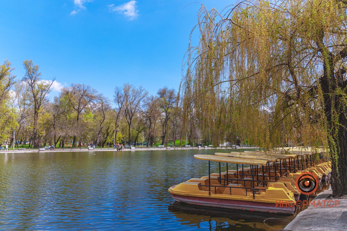 Скоро эти катамараны будут катать посетителей парка