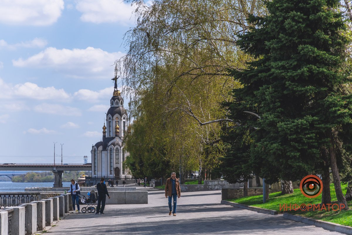 Что может быть приятнее прогулки в такой день?