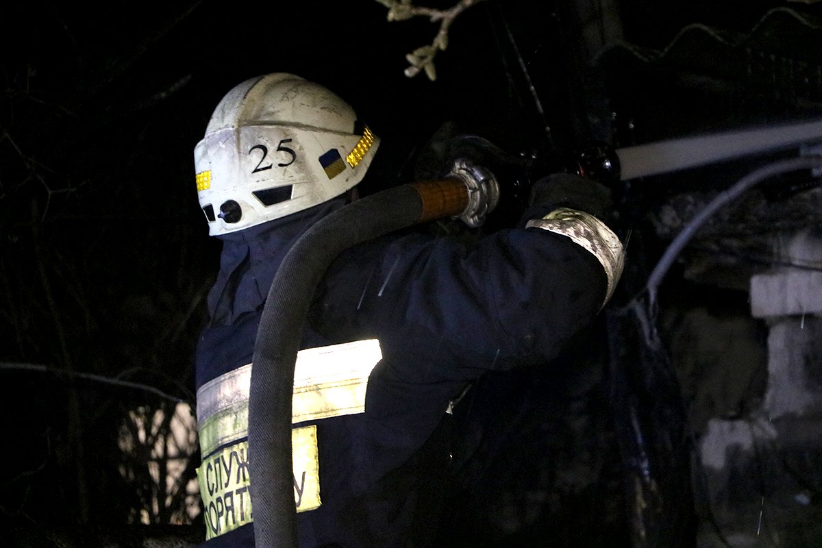 На место направили две бригады пожарно-спасательных частей На место направили две бригады пожарно-спасательных частей