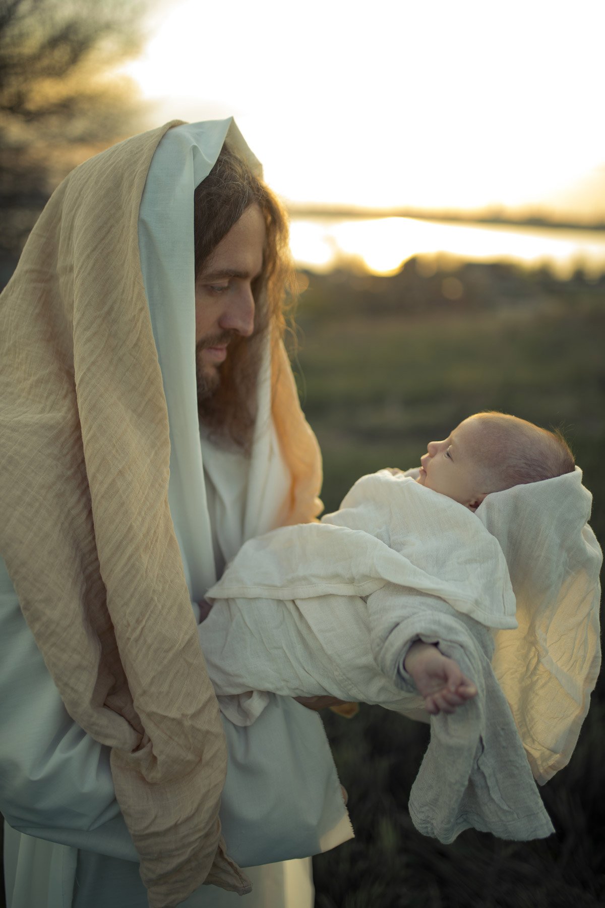 Автор снимков считает, что жить по заповедям - это необходимость