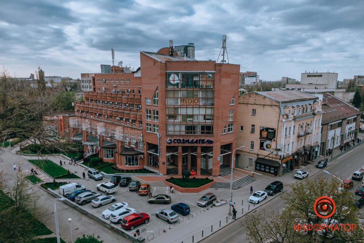 Кто такой Андрей Фабр, почему он не краска, куда делся Серов и что за Стасов: история улицы в Днепре 37