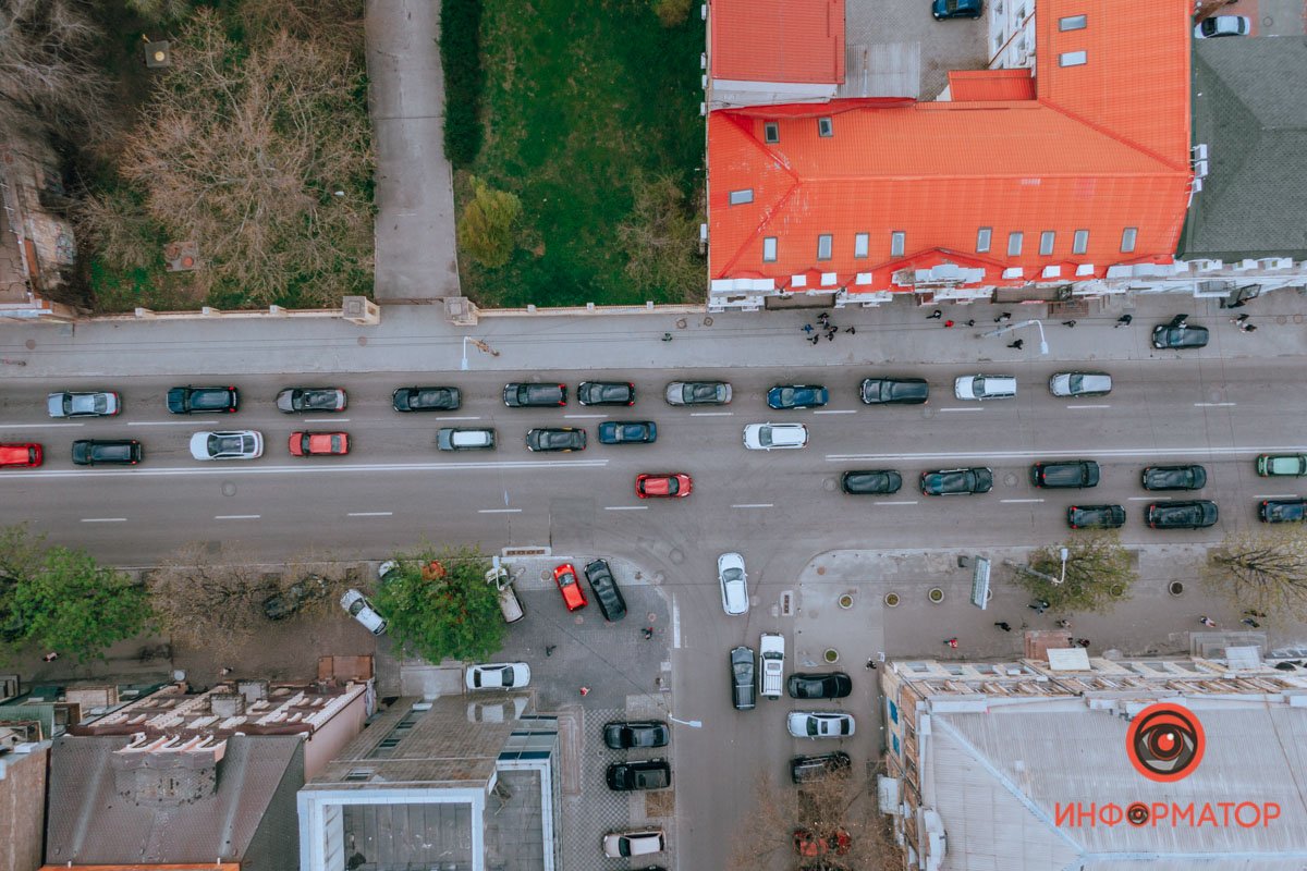 Кто такой Андрей Фабр, почему он не краска, куда делся Серов и что за Стасов: история улицы в Днепре 40