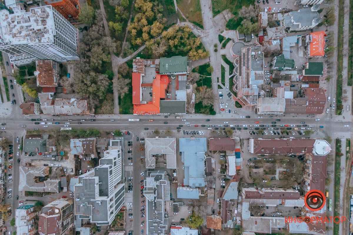 Кто такой Андрей Фабр, почему он не краска, куда делся Серов и что за Стасов: история улицы в Днепре 41