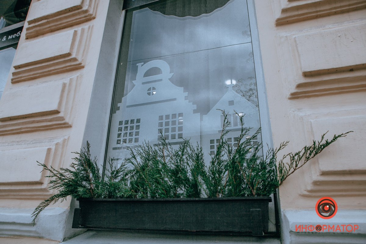 Кто такой Андрей Фабр, почему он не краска, куда делся Серов и что за Стасов: история улицы в Днепре 42