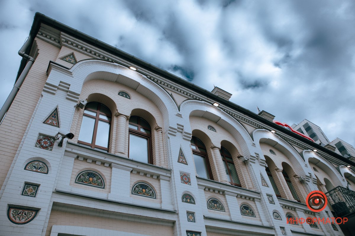 Кто такой Андрей Фабр, почему он не краска, куда делся Серов и что за Стасов: история улицы в Днепре 43