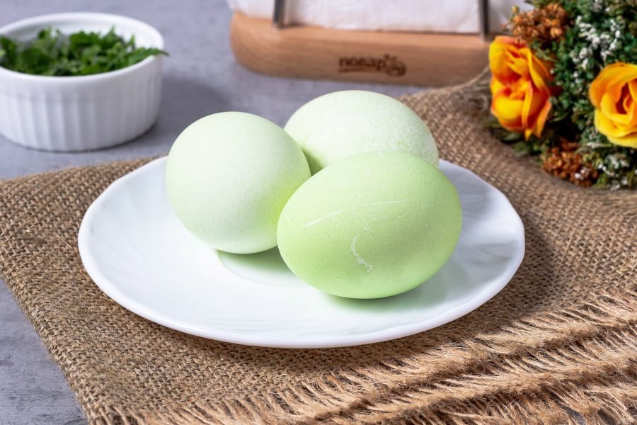 Без "химии": как покрасить пасхальные яйца натуральными продуктами 4