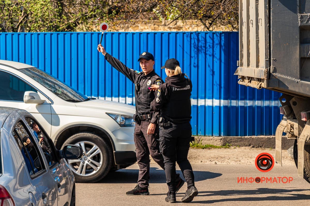 Движение регулировали вручную