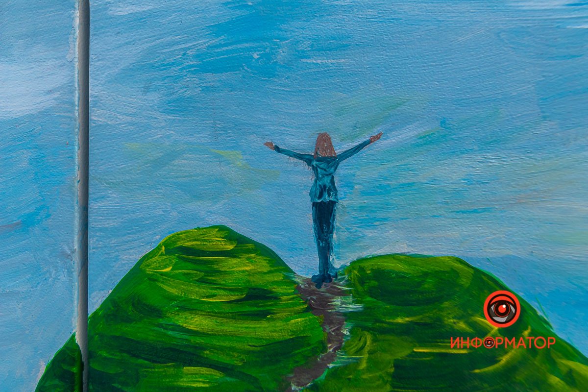 Пейзажи вместо надоедливой рекламы: в Днепре художница разукрашивает серые будни горожан 17