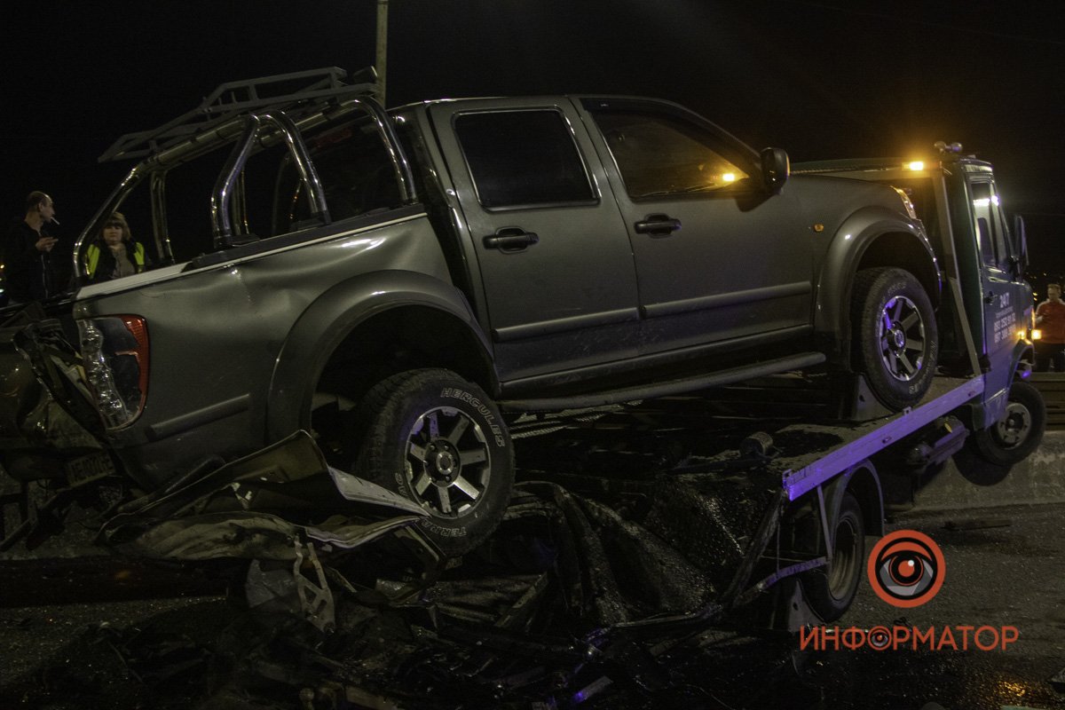 Водителя эвакуатора забрала скорая, у него многочисленные ушибы