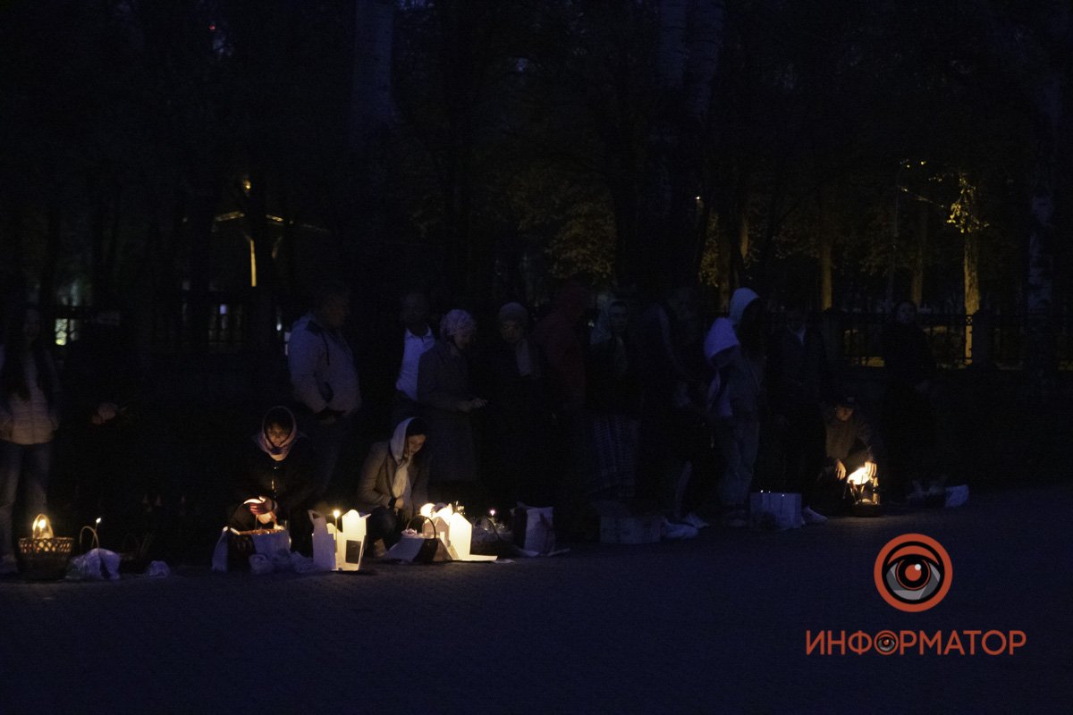 Люди приходили еще затемно