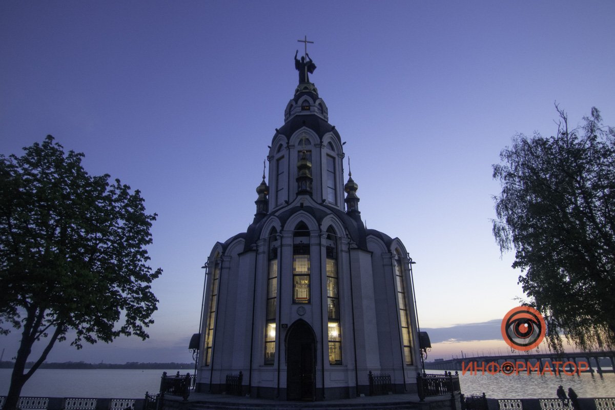 Пустеет Храм Иоанна Крестителя на Сичеславской Набережной