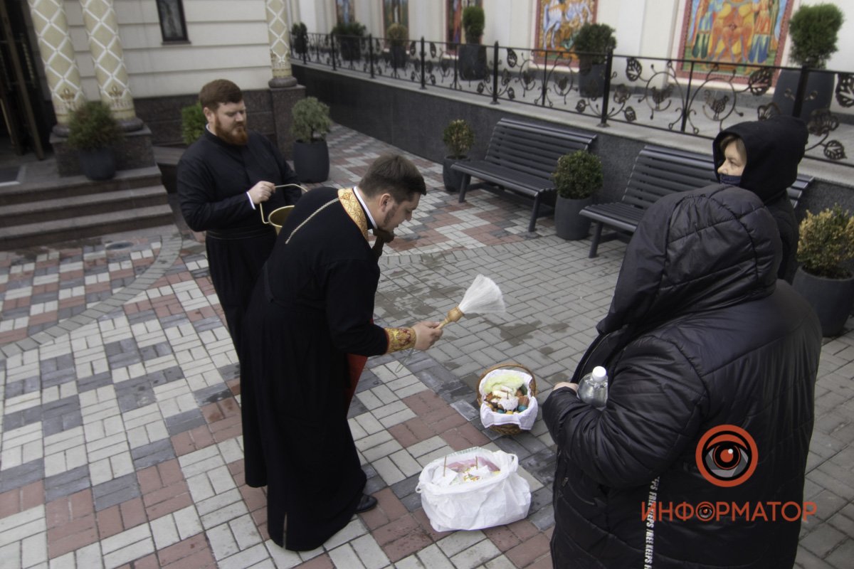 Если чувствуете себя плохо, останьтесь дома и послушайте службу онлайн