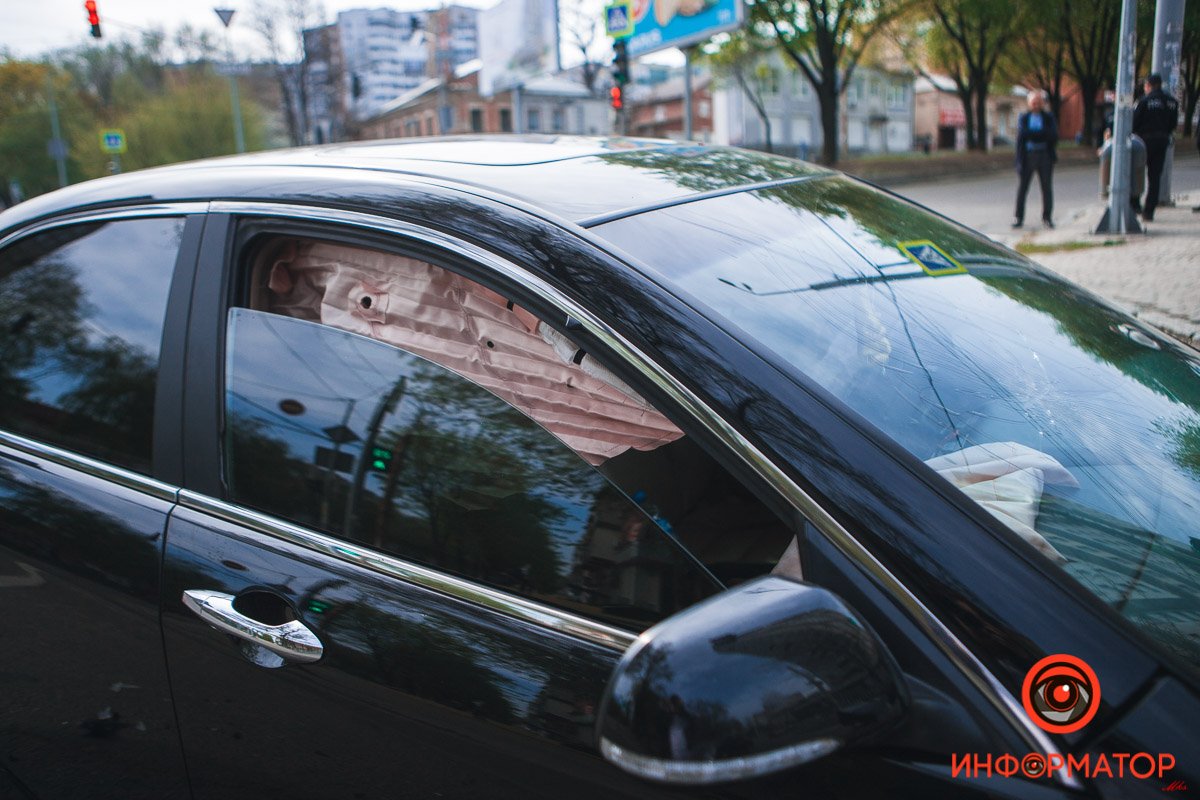 На месте работает полиция На месте работает полиция