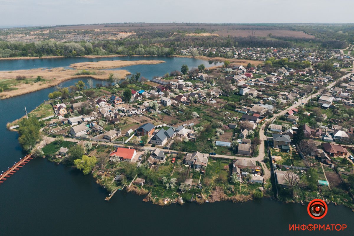 Особенно красиво здесь весной Особенно красиво здесь весной