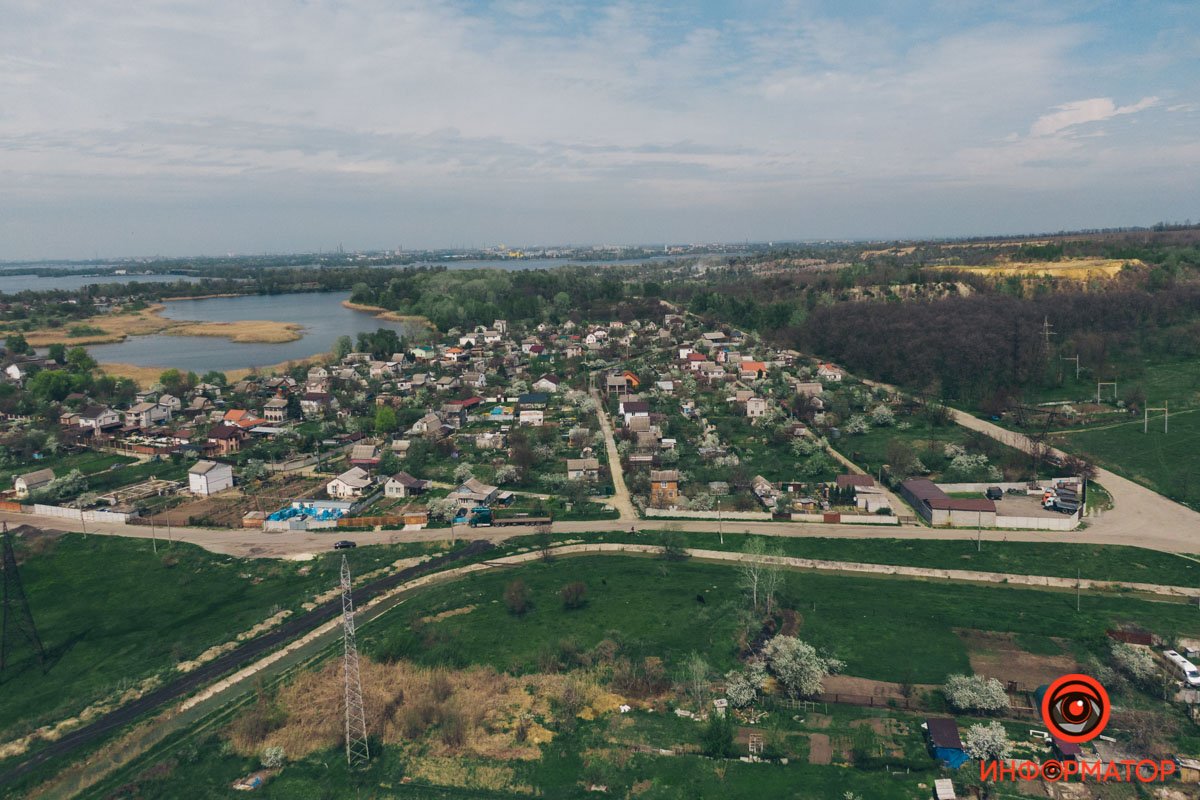 Люди наслаждаются выходными Люди наслаждаются выходными