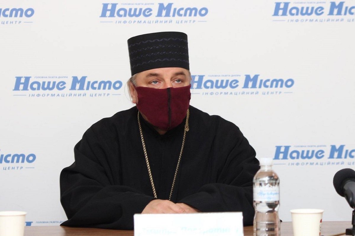 Поминальные дни в Днепре в условиях пандемии коронавируса: что советуют днепрянам 1