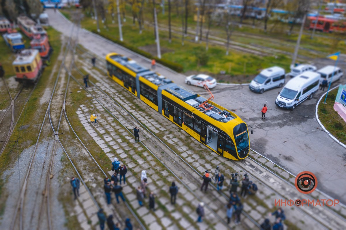 А я, наверное, оттуда кажусь размером с горошину. А я, наверное, оттуда кажусь размером с горошину.