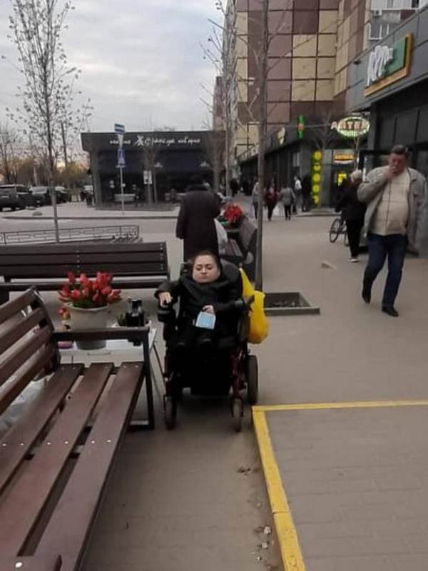 Лавочки мешали проезду Лавочки мешали проезду