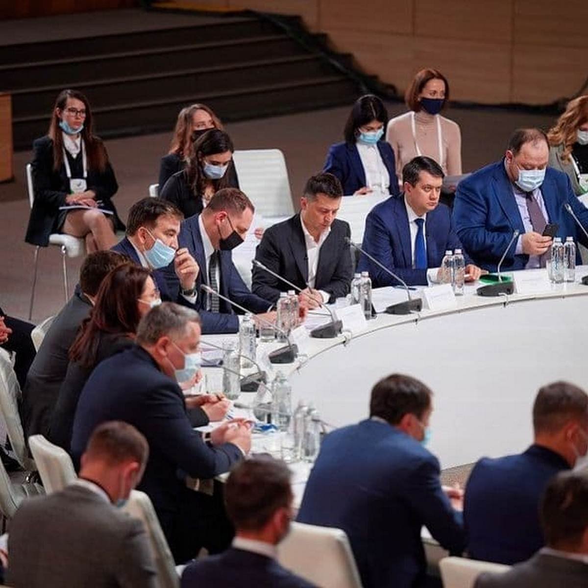 В ближайшее время девушка не появится в Нацсовете В ближайшее время девушка не появится в Нацсовете