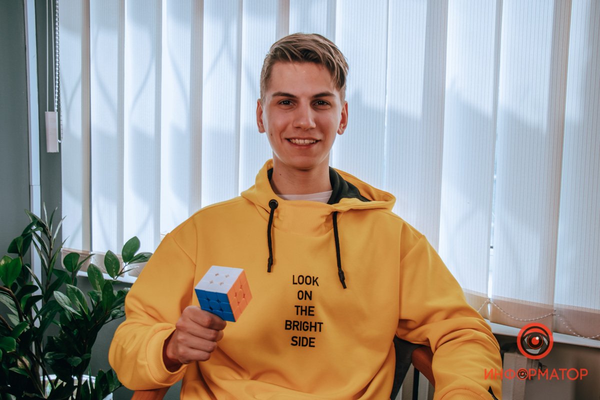 Александр Иванчак - 26-кратный рекордсмен Украины по спидкубингу, блогер Александр Иванчак - 26-кратный рекордсмен Украины по спидкубингу, блогер