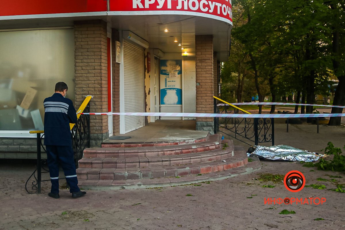 Все детали устанавливаются Все детали устанавливаются